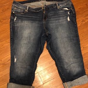 Cropped boyfriend jeans